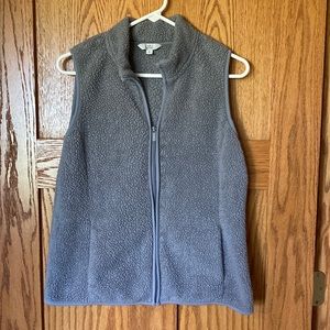 Croft & Barrow women’s size Medium Grey Sherpa fleece vest